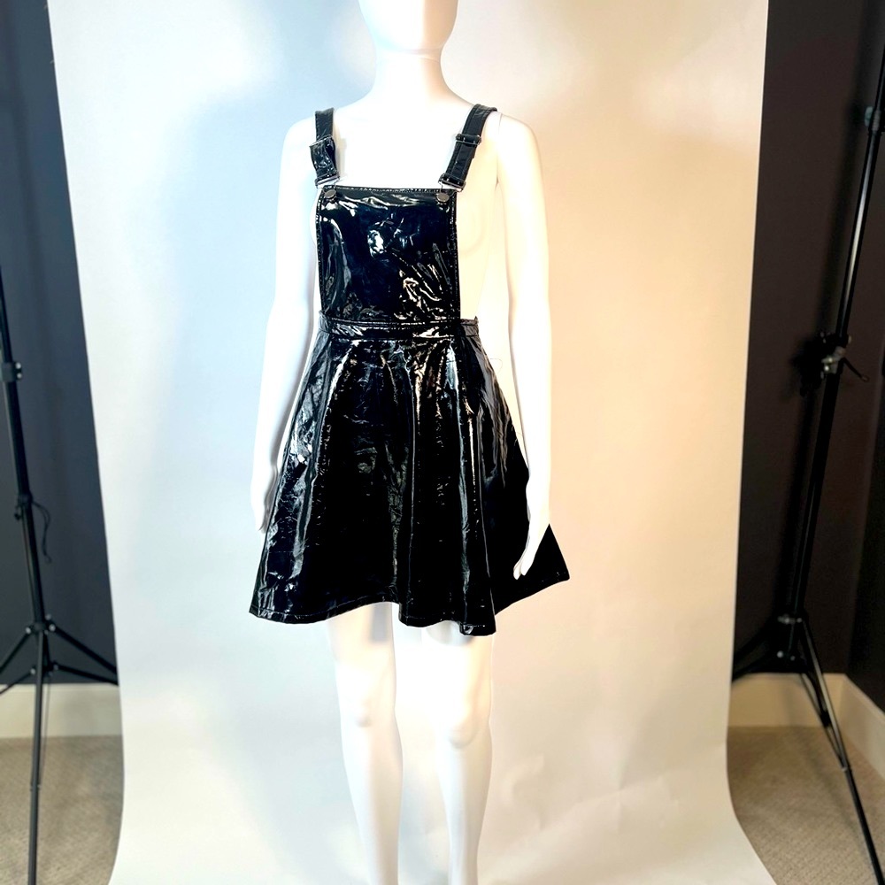 Hot topic - Picture 11 of 16